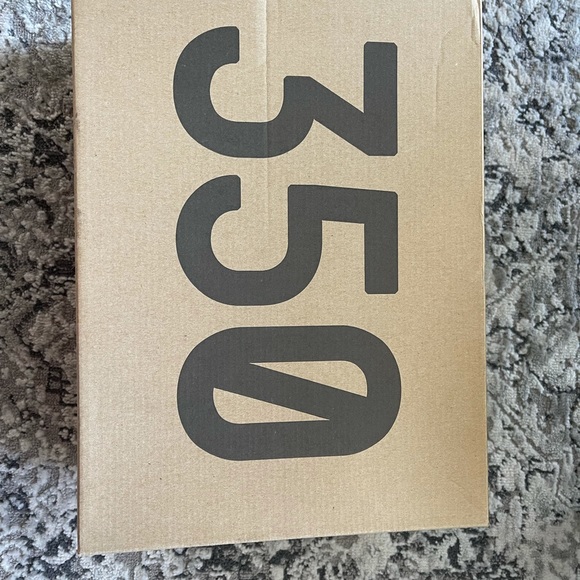 Yeezy 350 butter colorway - Picture 5 of 6